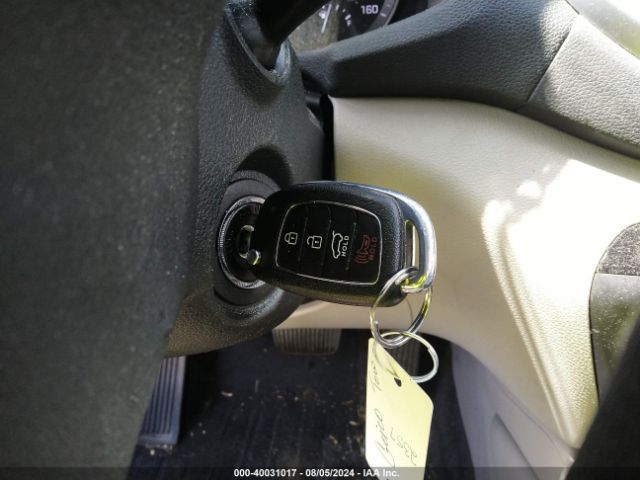KM8J33A45GU141191 Hyundai TUCSON SE