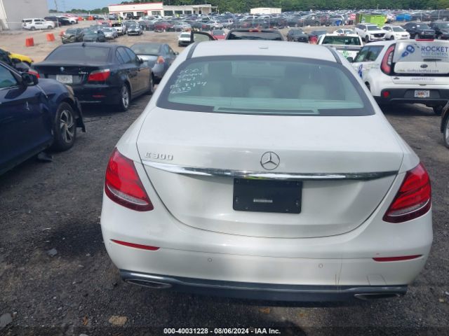 WDDZF4JB1HA076383 Mercedes-Benz E 300