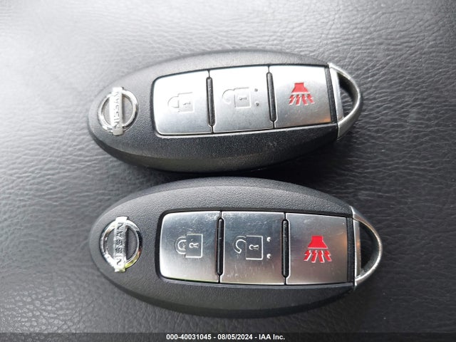 40031045 :رقم المزاد ، JN8AS5MT1AW013827 vin ، 2010 Nissan Rogue Sl مزاد بيع