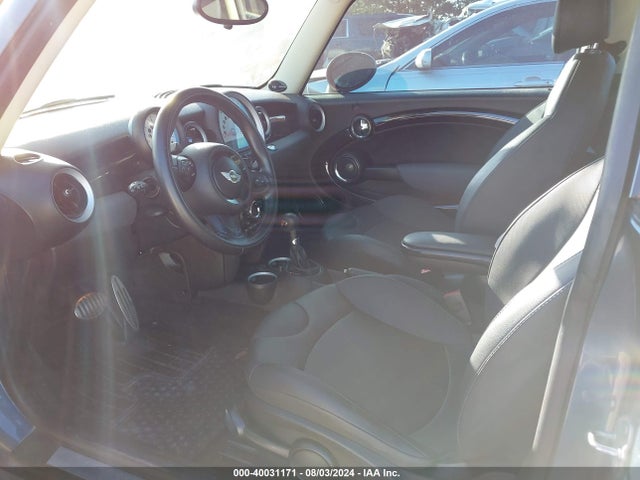 2011 MINI COOPER S WMWSV3C52BTY12935 Photo 4