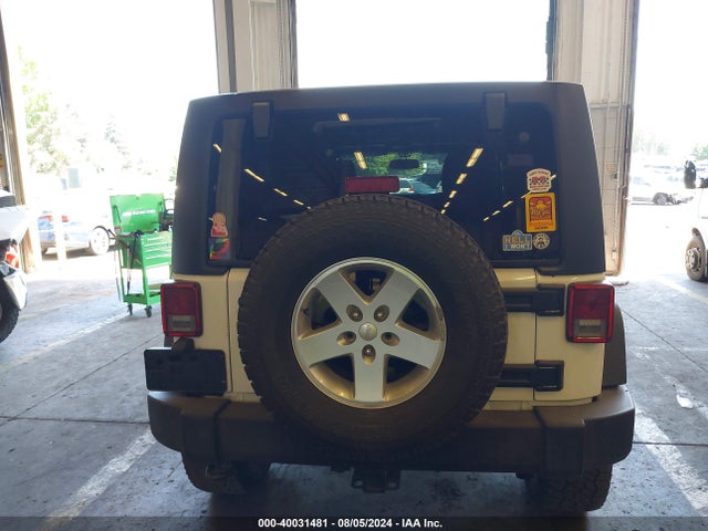 1C4BJWDG4EL250945 Jeep Wrangler Unlimited Sport