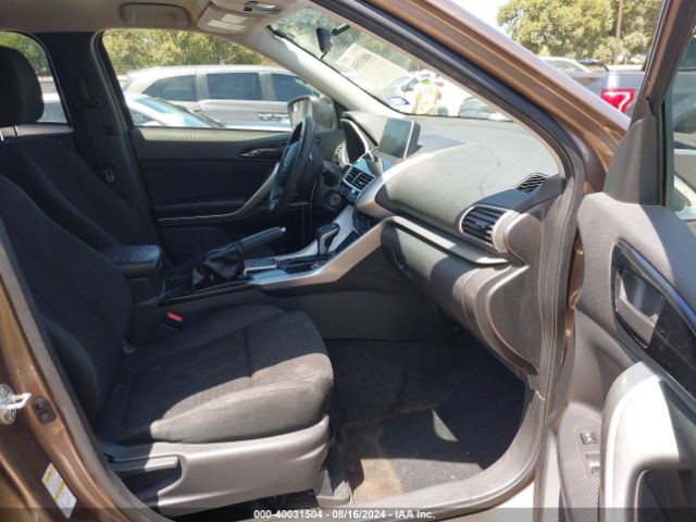 JA4AT4AA9JZ065205 Mitsubishi Eclipse Cross Le
