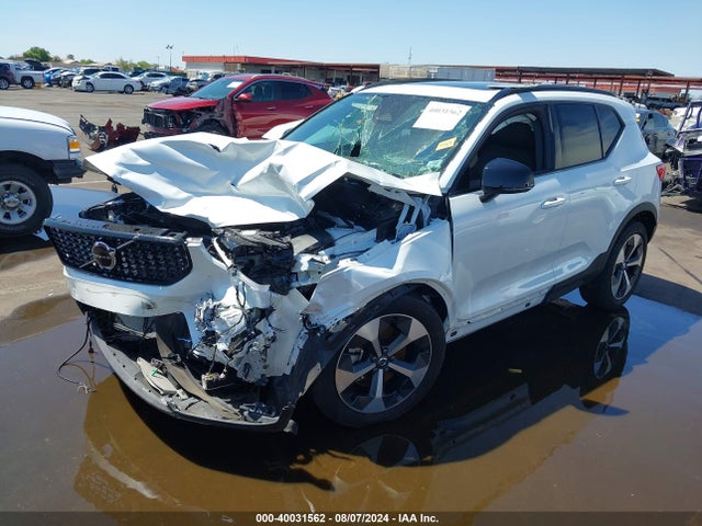 YV4K92HW9P2076394 Volvo Xc40 B4 Plus Dark Theme