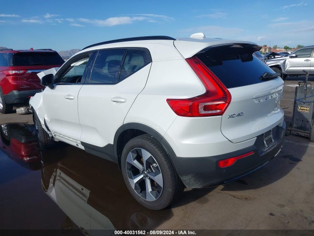 YV4K92HW9P2076394 Volvo Xc40 B4 Plus Dark Theme