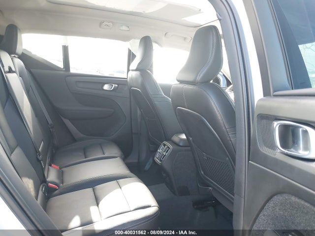 YV4K92HW9P2076394 Volvo Xc40 B4 Plus Dark Theme