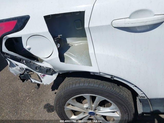 Ford ESCAPE SE 2018 1FMCU0GD5JUB16309 Image 15