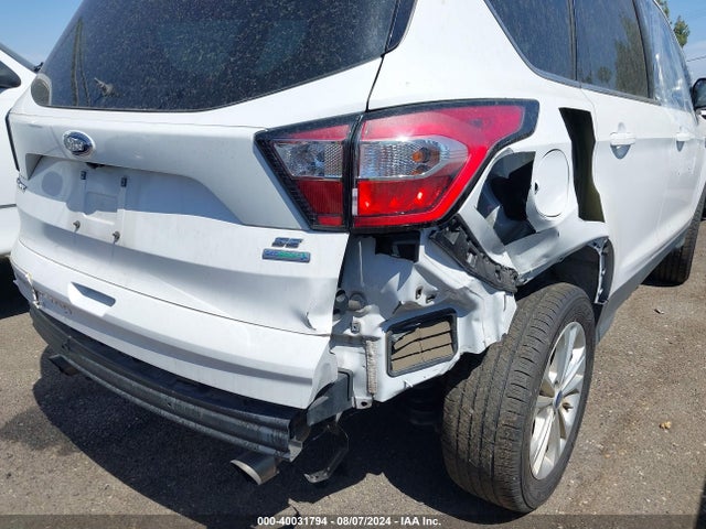 Ford ESCAPE SE 2018 1FMCU0GD5JUB16309 Image 17