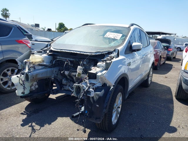 Ford ESCAPE SE 2018 1FMCU0GD5JUB16309 Image 2