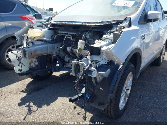 Ford ESCAPE SE 2018 1FMCU0GD5JUB16309 Image 6