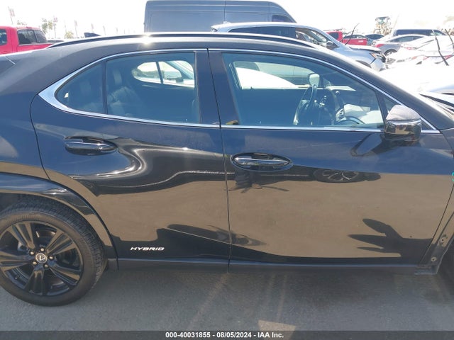 Lexus UX 250H 2021 JTHP9JBH6M2048169 Image 14