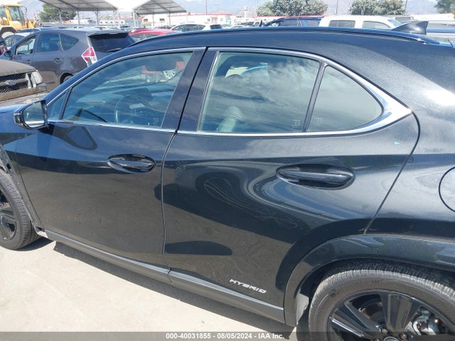 Lexus UX 250H 2021 JTHP9JBH6M2048169 Image 15