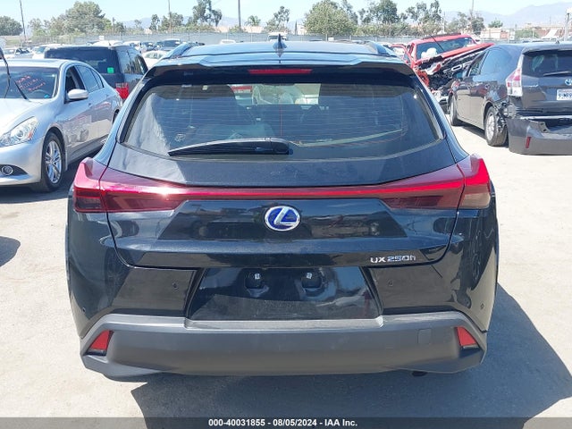 Lexus UX 250H 2021 JTHP9JBH6M2048169 Image 17