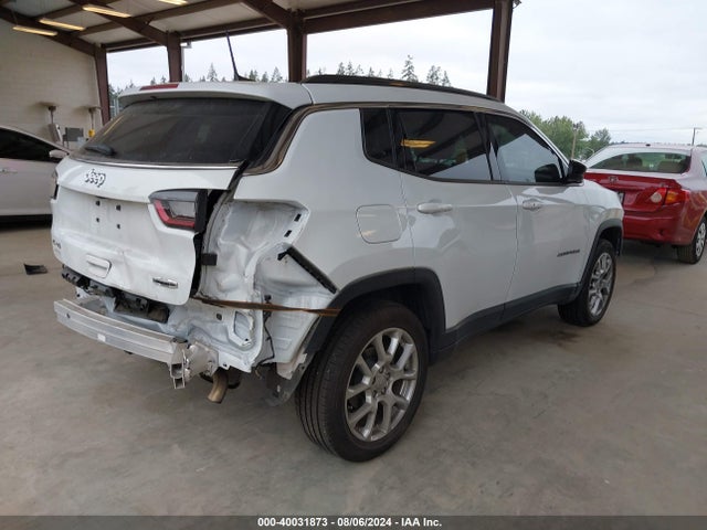3C4NJDFB3NT230239 Jeep Compass Latitude Lux 4x4