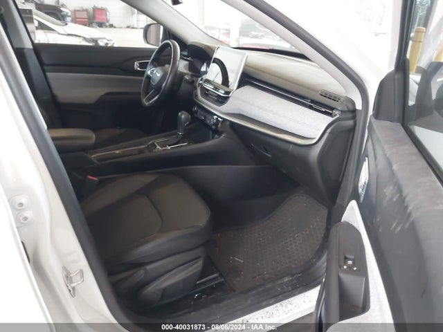 3C4NJDFB3NT230239 Jeep Compass Latitude Lux 4x4
