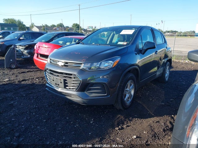 Chevrolet TRAX LS 2019 3GNCJNSB4KL141608 Image 2