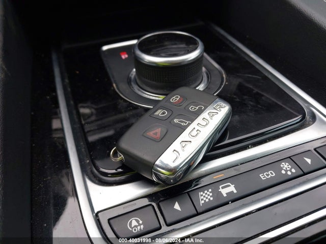 2019 JAGUAR F-PACE SADCL2FX2KA368668 Photo 10