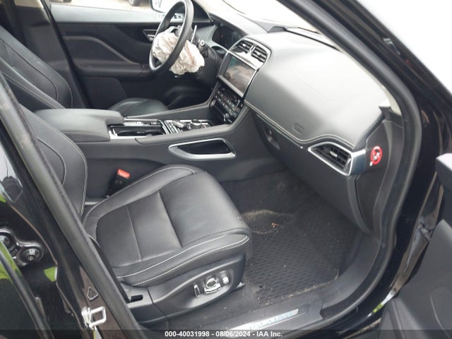 2019 JAGUAR F-PACE SADCL2FX2KA368668 Photo 4