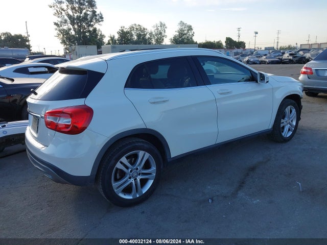 Mercedes-Benz GLA 250 2015 WDCTG4EB7FJ181864 Image 4