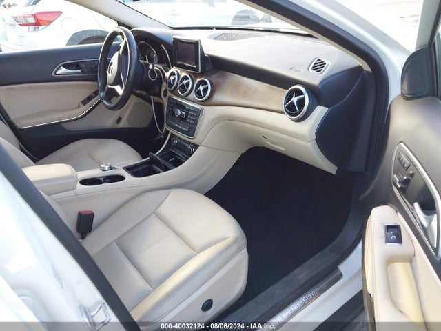 Mercedes-Benz GLA 250 2015 WDCTG4EB7FJ181864 Image 5