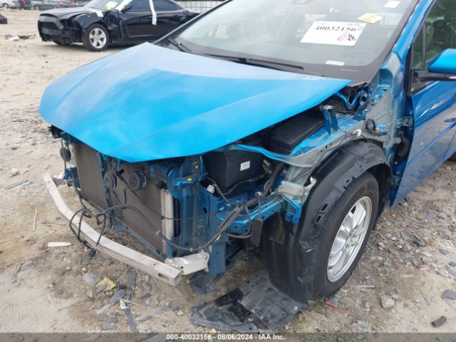 JTDL9RFU6K3003004 Toyota Prius Le