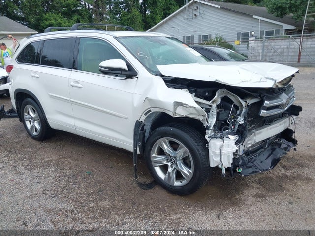 Toyota Highlander Limited 2017 5TDDZRFH5HS366098 zdjęcie główne