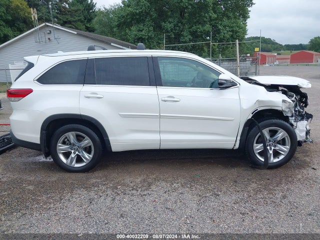 Toyota Highlander Limited 2017 5TDDZRFH5HS366098 Image 14