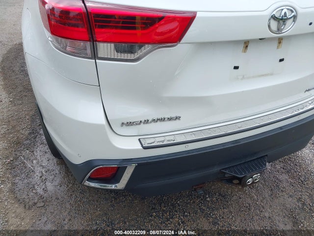 Toyota Highlander Limited 2017 5TDDZRFH5HS366098 Image 18