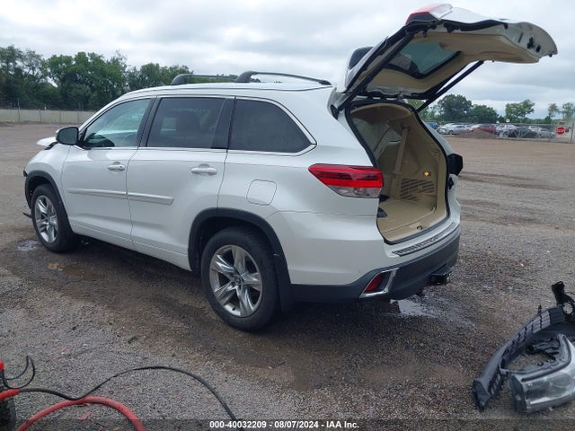 Toyota Highlander Limited 2017 5TDDZRFH5HS366098 Image 3