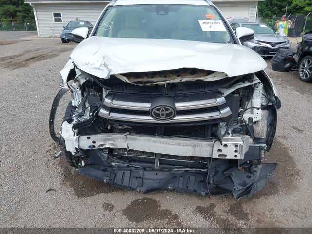 Toyota Highlander Limited 2017 5TDDZRFH5HS366098 Image 6