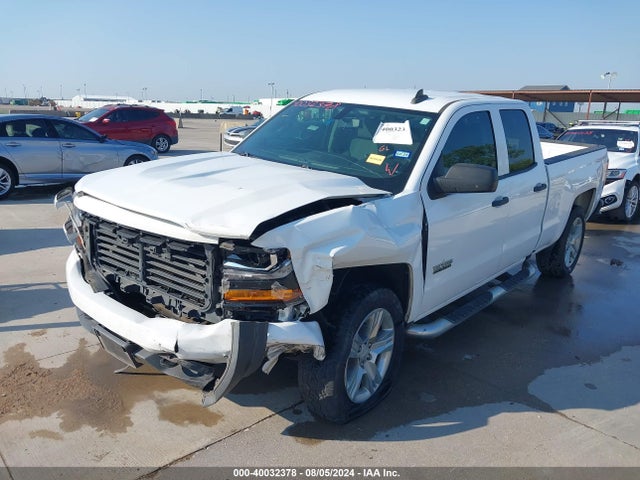 Chevrolet Silverado 1500 Ld Silverado Custom 2019 2GCRCMEC1K1179973 Image 2