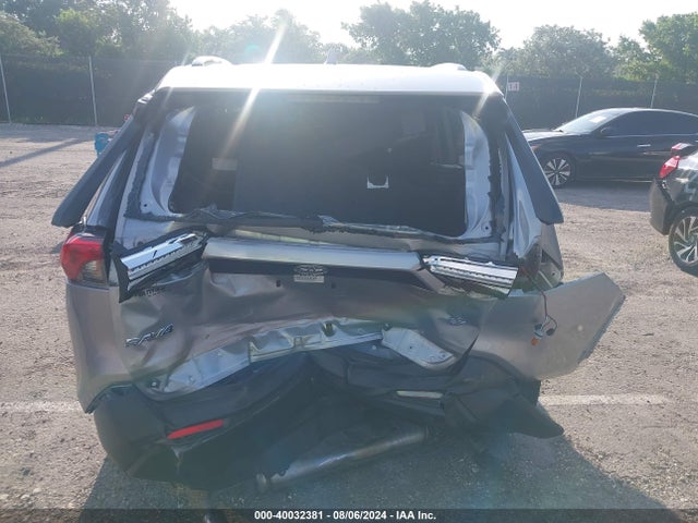 Toyota RAV4 LE 2019 JTMH1RFV8KD040555 Image 16