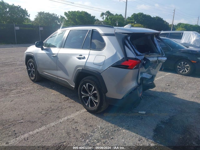Toyota RAV4 LE 2019 JTMH1RFV8KD040555 Image 3