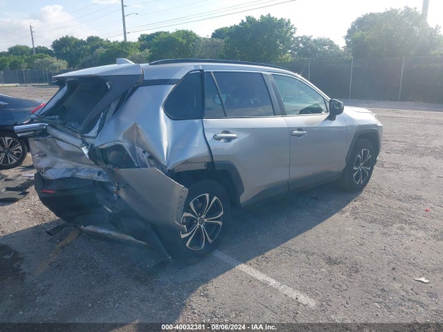 Toyota RAV4 LE 2019 JTMH1RFV8KD040555 Image 4