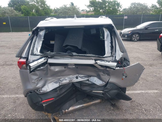 Toyota RAV4 LE 2019 JTMH1RFV8KD040555 Image 6