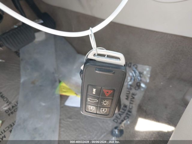YV126MFB6F1304986 Volvo S60 T5 Premier