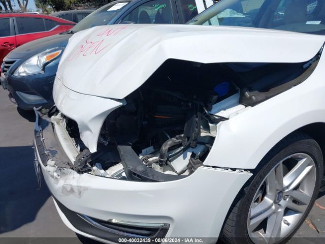 YV126MFB6F1304986 Volvo S60 T5 Premier
