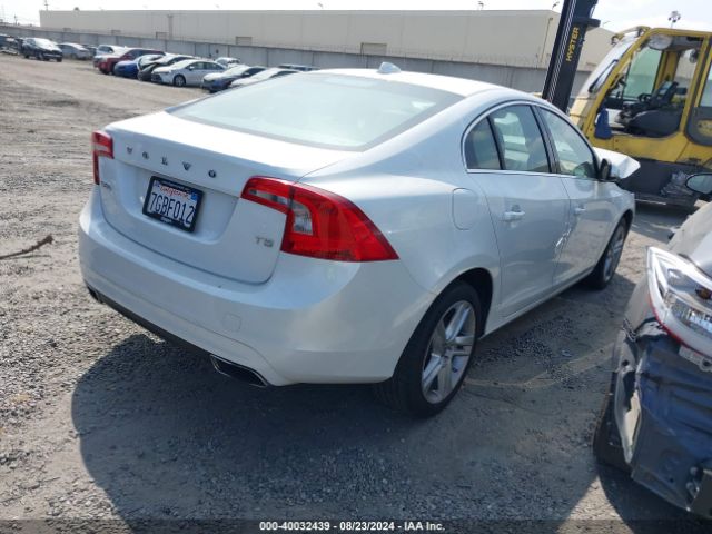YV126MFB6F1304986 Volvo S60 T5 Premier