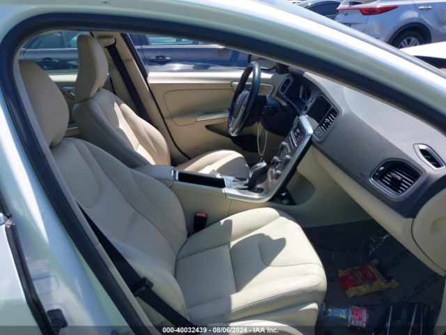 YV126MFB6F1304986 Volvo S60 T5 Premier