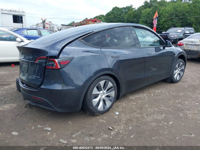 2024 TESLA MODEL Y 7SAYGDEE7RA231597 Photo 3
