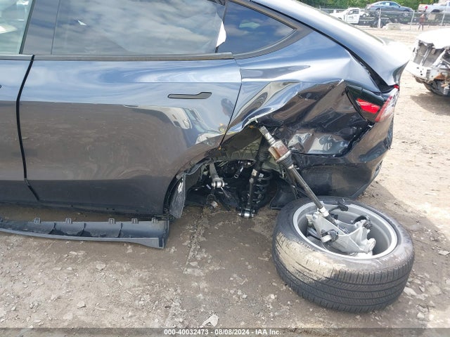 2024 TESLA MODEL Y 7SAYGDEE7RA231597 Photo 5