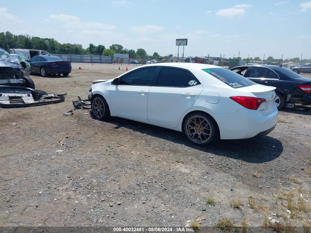 Toyota COROLLA SE 2017 5YFBURHE2HP669907 Image 3