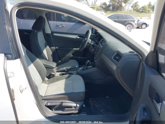 3VW2B7AJ0HM340015 Volkswagen Jetta 1.4t S