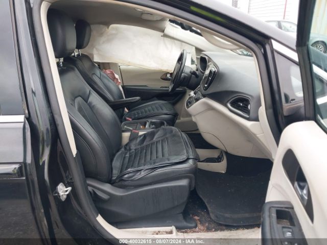 2C4RC1BG7HR795211 Chrysler Pacifica Touring-l
