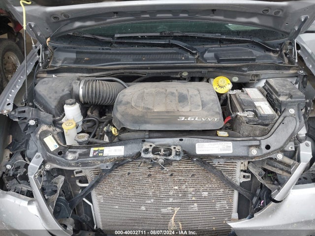 2C4RC1GG9GR306640 Chrysler Town & Country Limited Platinum