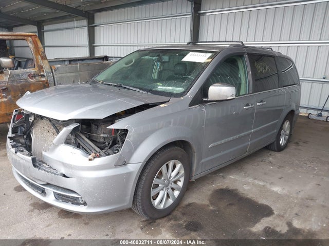 2C4RC1GG9GR306640 Chrysler Town & Country Limited Platinum