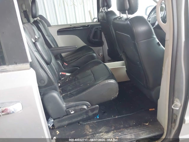 2C4RC1GG9GR306640 Chrysler Town & Country Limited Platinum