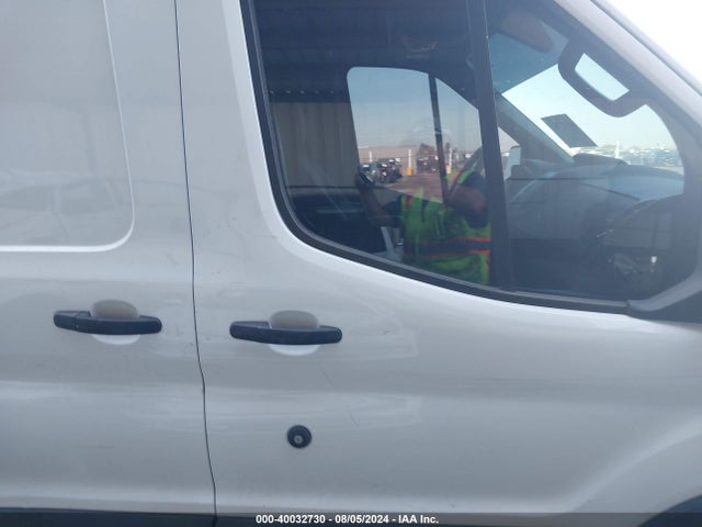 Ford Transit-150 2019 1FTYE2CM1KKB49328 Image 13