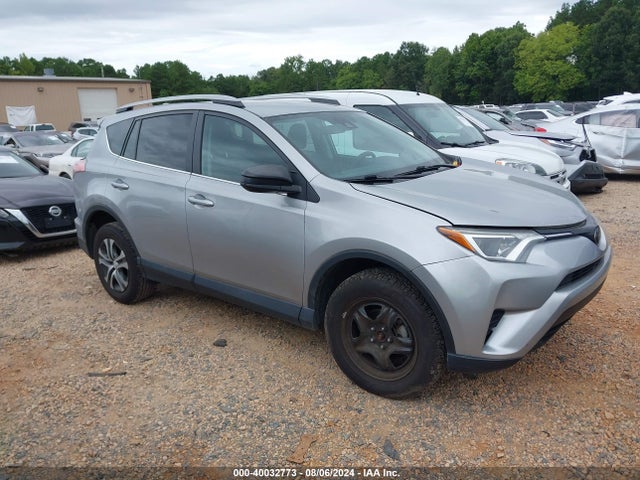 Toyota RAV4 LE 2018 2T3ZFREV5JW515992 main image