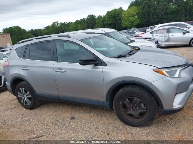 Toyota RAV4 LE 2018 2T3ZFREV5JW515992 Image 13