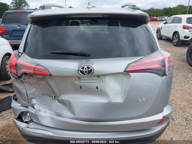 Toyota RAV4 LE 2018 2T3ZFREV5JW515992 Image 16